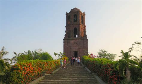 Bantay Bell Tower: Xứng Đáng Là Bí Mật Kiến Trúc Qua Thời Gian!